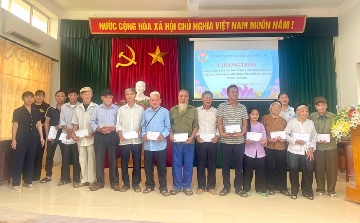 Uỷ ban MTTQ xã Phúc Lộc tổ chức chương trình trao quà cho người có công và thân nhân người có công trên địa bàn xã- Ảnh 3.