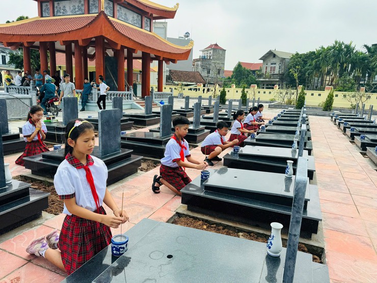Trường tiểu học Sen Phương đẩy mạnh hoạt động giáo dục truyền thống đạo lý "Uống nước nhớ nguồn" nhân dịp kỷ niệm Ngày Thương binh – Liệt sỹ 27/7- Ảnh 5.