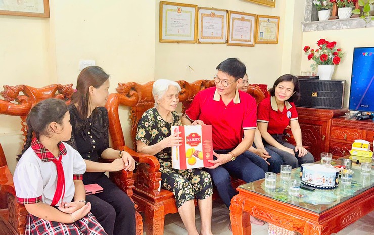 Trường tiểu học Sen Phương đẩy mạnh hoạt động giáo dục truyền thống đạo lý "Uống nước nhớ nguồn" nhân dịp kỷ niệm Ngày Thương binh – Liệt sỹ 27/7- Ảnh 3.