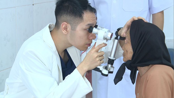 Trạm Y tế xã Phúc Lộc tổ chức khám bệnh, tư vấn sức khoẻ, cấp phát thuốc miễn phí cho người có công trên địa bàn xã- Ảnh 7.