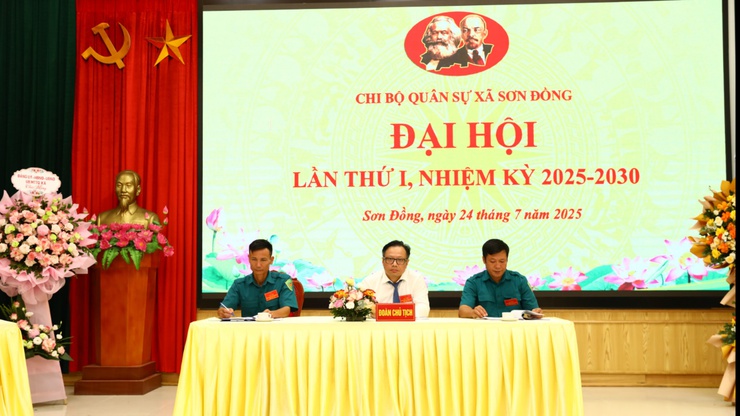 Đảng bộ Công an xã Sơn Đồng và Chi bộ Quân sự tổ chức Đại hội Lần thứ I, Nhiệm kỳ 2025 - 2030- Ảnh 1.