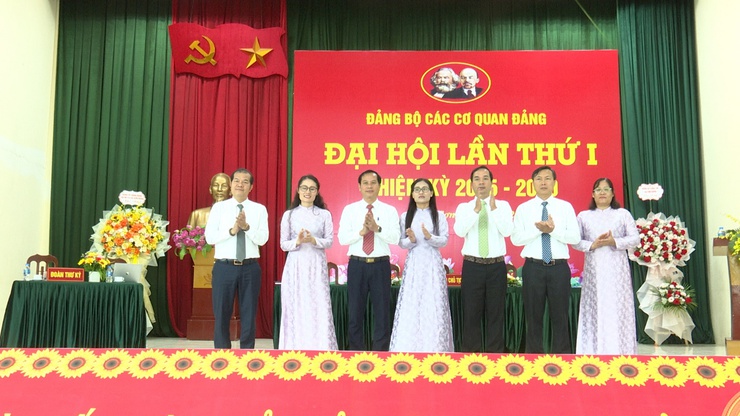 Đảng bộ các cơ quan Đảng xã Sơn Đồng tổ chức Đại hội Lần thứ I, Nhiệm kỳ 2025 - 2030- Ảnh 1.