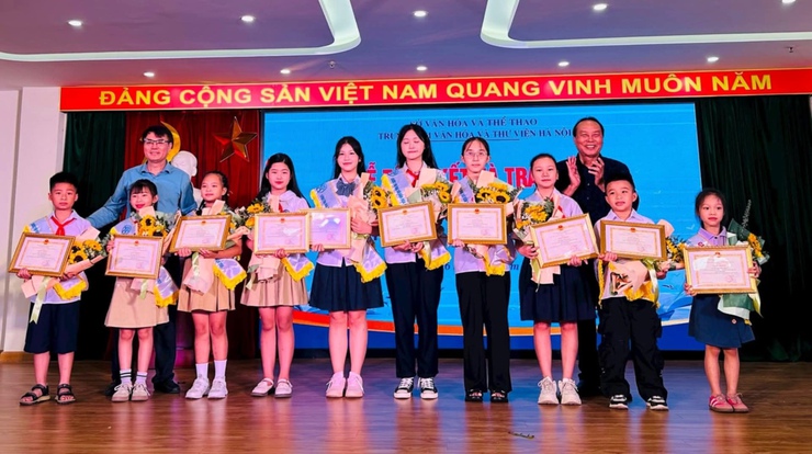HỌC SINH XÃ NỘI BÀI ĐẠT GIẢI NHÌ TRONG CUỘC THI ĐẠI SỨ VĂN HÓA ĐỌC CỦA THÀNH PHỐ HÀ NỘI NĂM 2025- Ảnh 1.