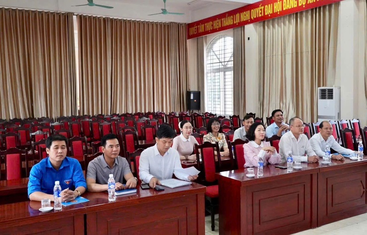Hội nghị ký kết quy chế phối hợp công tác giữa HĐND-UBND-Uỷ ban MTTQ xã Phượng Dực năm 2025- Ảnh 1.