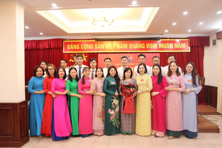 Đại hội Chi bộ Phòng Văn hoá - Xã hội phường Từ Liêm lần thứ I, nhiệm kỳ 
2025 - 2030
- Ảnh 2.