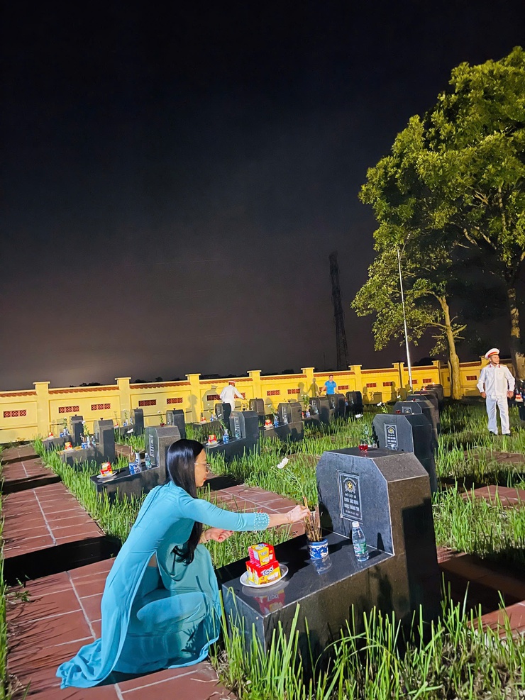 Thắp nến tri ân –Hoạt động thấm đượm nghĩa tình tại xã Phúc Thọ nhân kỷ niệm 78 năm Ngày Thương binh - Liệt sĩ- Ảnh 9.