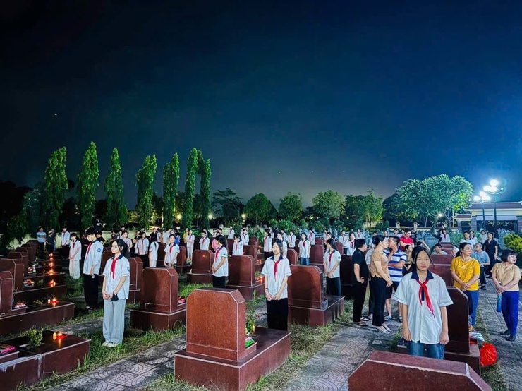Phúc Thọ: Những hoạt động tri ân đầy ý nghĩa nhân kỷ niệm 78 năm Ngày Thương binh - Liệt sĩ- Ảnh 9.