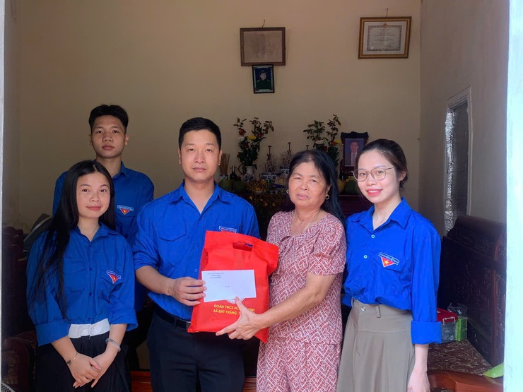 Tuổi trẻ Bát Tràng nguyện sống xứng đáng với truyền thống cha anh- Ảnh 1.