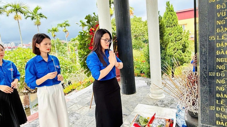 Tuổi trẻ Bát Tràng nguyện sống xứng đáng với truyền thống cha anh- Ảnh 4.