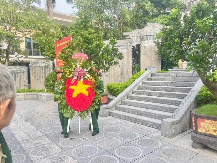 TỔ DÂN PHỐ 17Y PHƯỜNG YÊN NGHĨA TỔ CHỨC CÁC HOẠT ĐỘNG TRI ÂN NHÂN KỶ NIỆM 78 NĂM NGÀY THƯƠNG BINH LIỆT SỸ (27/7/1947 – 27/7/2025)
- Ảnh 3.