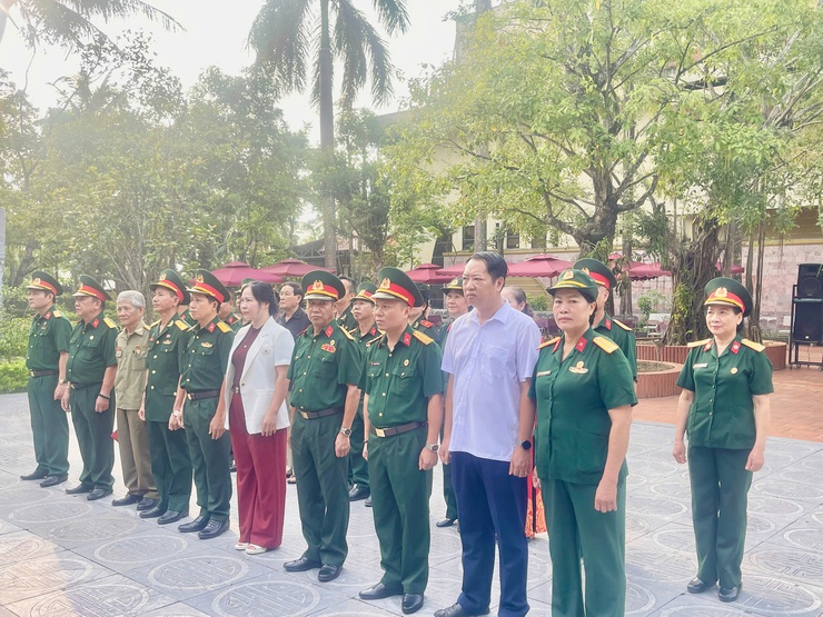 TỔ DÂN PHỐ 17Y PHƯỜNG YÊN NGHĨA TỔ CHỨC CÁC HOẠT ĐỘNG TRI ÂN NHÂN KỶ NIỆM 78 NĂM NGÀY THƯƠNG BINH LIỆT SỸ (27/7/1947 – 27/7/2025)
- Ảnh 2.