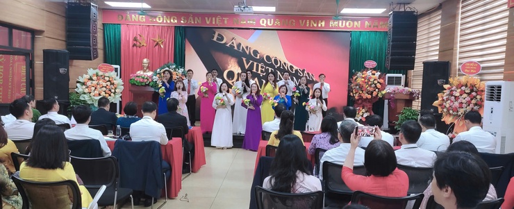 Đảng bộ UBND phường Vĩnh Tuy Tổ chức thành công Đại hội lần thứ I, nhiệm kỳ 2025 - 2030- Ảnh 1.