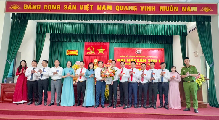 Đại hội Đảng bộ UBND xã Tam Hưng lần thứ I, nhiệm kỳ 2025–2030: Đoàn kết – Kỷ cương – Đổi mới – Phát triển vì chính quyền hiện đại, gần dân, sát dân- Ảnh 8.