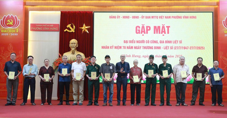 Phường Vĩnh Hưng gặp mặt, tri ân các thương binh, bệnh binh, thân nhân liệt sĩ và người có công với cách mạng trên địa bàn- Ảnh 11.