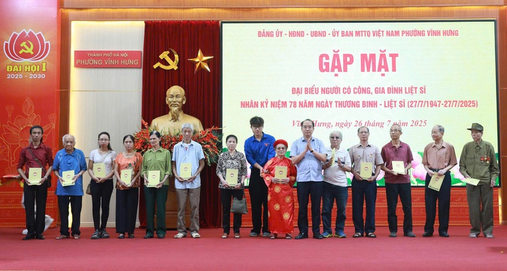 Phường Vĩnh Hưng gặp mặt, tri ân các thương binh, bệnh binh, thân nhân liệt sĩ và người có công với cách mạng trên địa bàn- Ảnh 10.