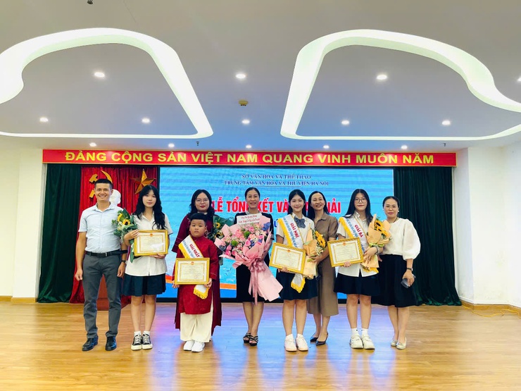 4 năm liên tiếp dẫn đầu cuộc thi Đại sứ Văn hoá đọc cấp thành phố: Tây Hồ bền bỉ thắp lửa văn hóa đọc Thủ đô- Ảnh 7.