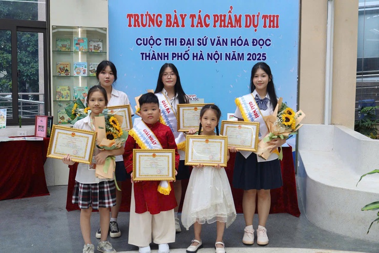 4 năm liên tiếp dẫn đầu cuộc thi Đại sứ Văn hoá đọc cấp thành phố: Tây Hồ bền bỉ thắp lửa văn hóa đọc Thủ đô- Ảnh 8.