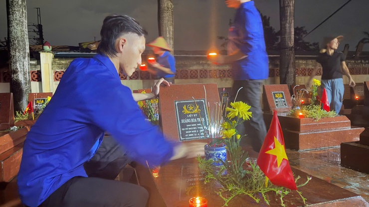 Tam Hưng: Thắp nến tri ân – Trang trọng, lan tỏa đạo lý "Uống nước nhớ nguồn"- Ảnh 16.