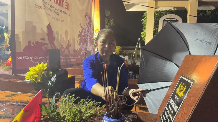 Tam Hưng: Thắp nến tri ân – Trang trọng, lan tỏa đạo lý "Uống nước nhớ nguồn"- Ảnh 17.