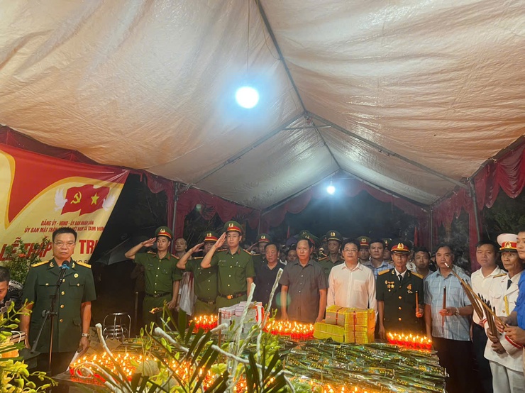 Tam Hưng: Thắp nến tri ân – Trang trọng, lan tỏa đạo lý "Uống nước nhớ nguồn"- Ảnh 8.