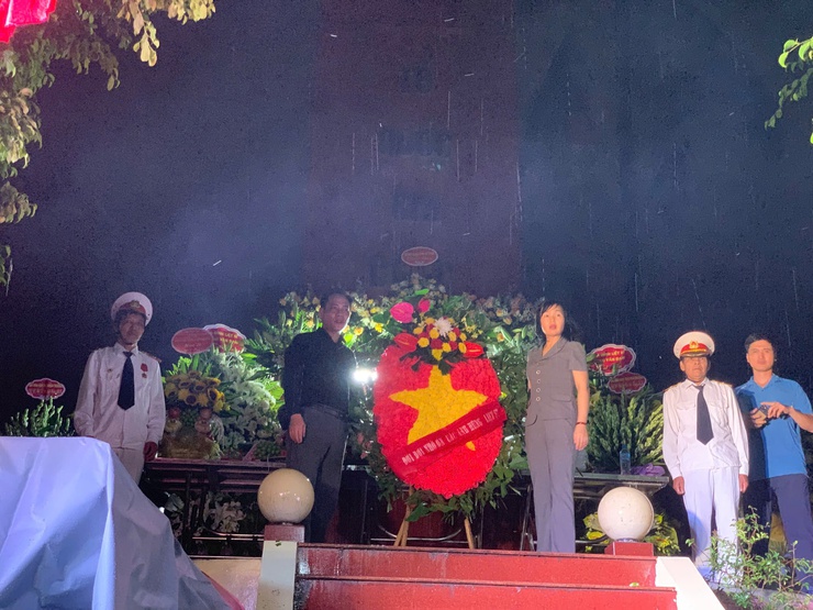 Tam Hưng: Thắp nến tri ân – Trang trọng, lan tỏa đạo lý "Uống nước nhớ nguồn"- Ảnh 5.