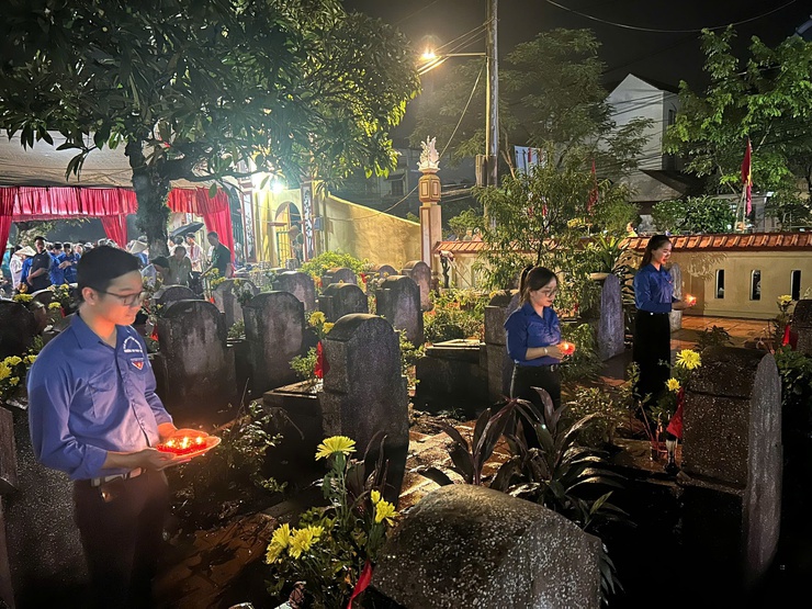 Tam Hưng: Thắp nến tri ân – Trang trọng, lan tỏa đạo lý "Uống nước nhớ nguồn"- Ảnh 21.