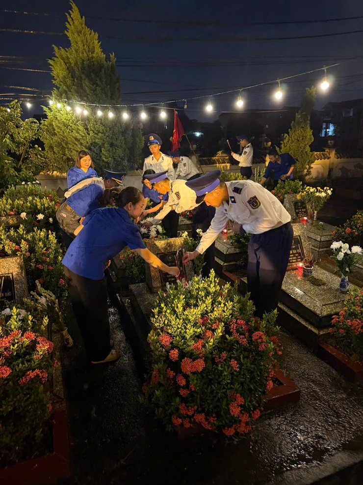 Xã Bình Minh đồng loạt tổ chức lễ thắp nến tri ân các anh hùng, liệt sĩ- Ảnh 11.