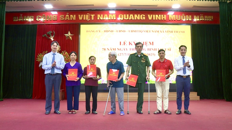 ĐẢNG ỦY – HĐND – UBND – UBMTTQ XÃ VĨNH THANH TRANG TRỌNG TỔ CHỨC LỄ KỶ NIỆM 78 NĂM NGÀY THƯƠNG BINH – LIỆT SĨ (27/7/1947 – 27/7/2025)- Ảnh 5.