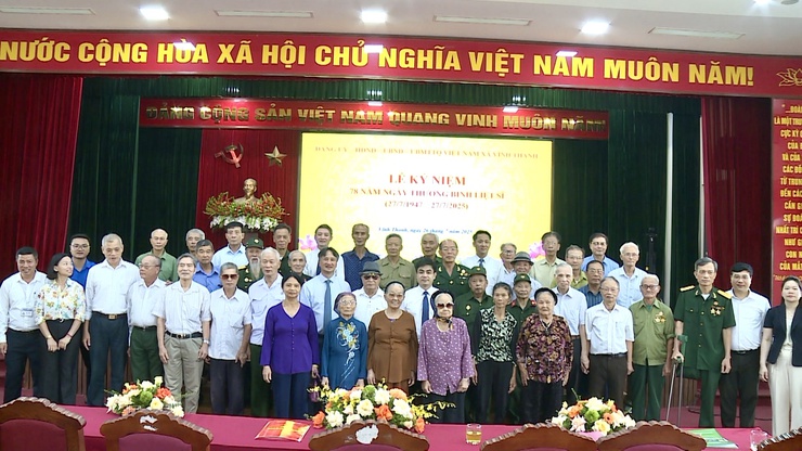 ĐẢNG ỦY – HĐND – UBND – UBMTTQ XÃ VĨNH THANH TRANG TRỌNG TỔ CHỨC LỄ KỶ NIỆM 78 NĂM NGÀY THƯƠNG BINH – LIỆT SĨ (27/7/1947 – 27/7/2025)- Ảnh 6.