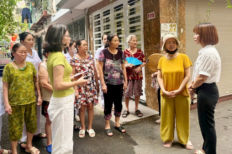 Phường Thanh Xuân ra quân tổng vệ sinh môi trường - diệt bọ gậy phòng chống sốt xuất huyết - Ảnh 2.