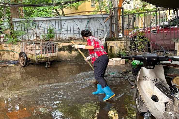 Phường Thanh Xuân ra quân tổng vệ sinh môi trường - diệt bọ gậy phòng chống sốt xuất huyết - Ảnh 14.