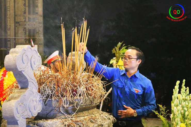 Xã Quốc Oai tổ chức dâng hương, thắp nến tri ân các Anh hùng liệt sĩ nhân kỷ niệm 78 năm ngày Thương binh liệt sỹ (27/7/1947 – 27/7/2025)- Ảnh 12.