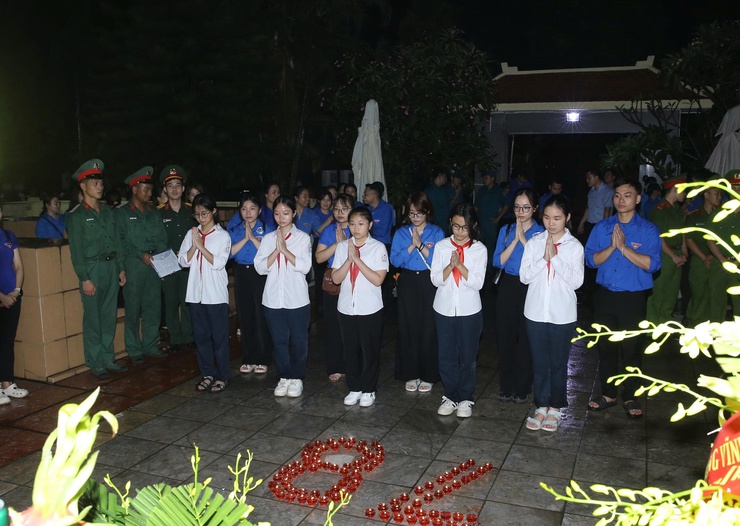 Thắp nến tri ân của Tuổi trẻ phường Vĩnh Hưng, Thành phố Hà Nội- Ảnh 3.