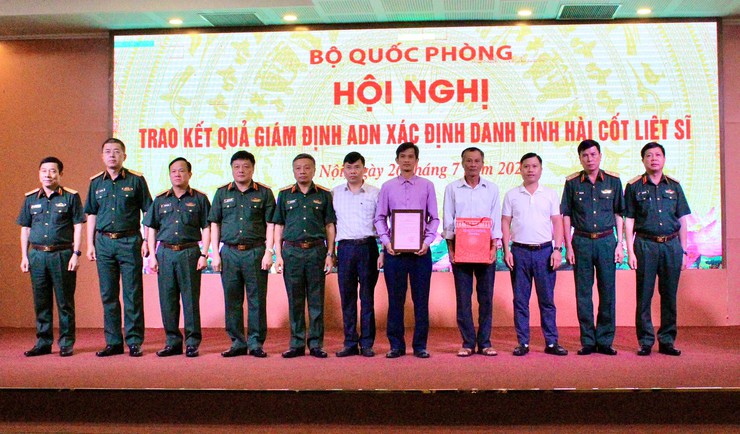 Xúc động đón nhận kết quả giám định AND của liệt sỹ Nguyễn Huy Tơ- Ảnh 2.