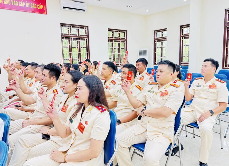 XÂY DỰNG LỰC LƯỢNG CÔNG AN PHƯỜNG LÁNG CHÍNH QUY, TINH NHUỆ, HIỆN ĐẠI - Ảnh 3.