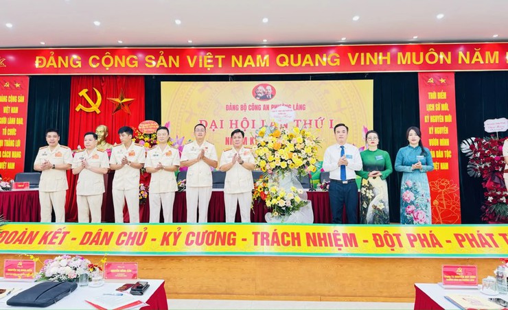 XÂY DỰNG LỰC LƯỢNG CÔNG AN PHƯỜNG LÁNG CHÍNH QUY, TINH NHUỆ, HIỆN ĐẠI - Ảnh 1.