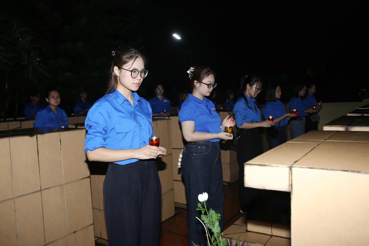 Thắp nến tri ân của Tuổi trẻ phường Vĩnh Hưng, Thành phố Hà Nội- Ảnh 8.