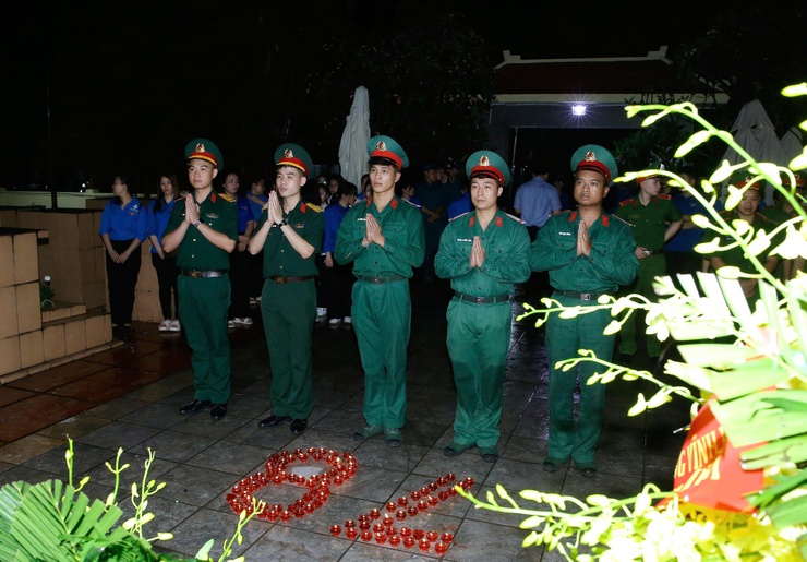Thắp nến tri ân của Tuổi trẻ phường Vĩnh Hưng, Thành phố Hà Nội- Ảnh 5.