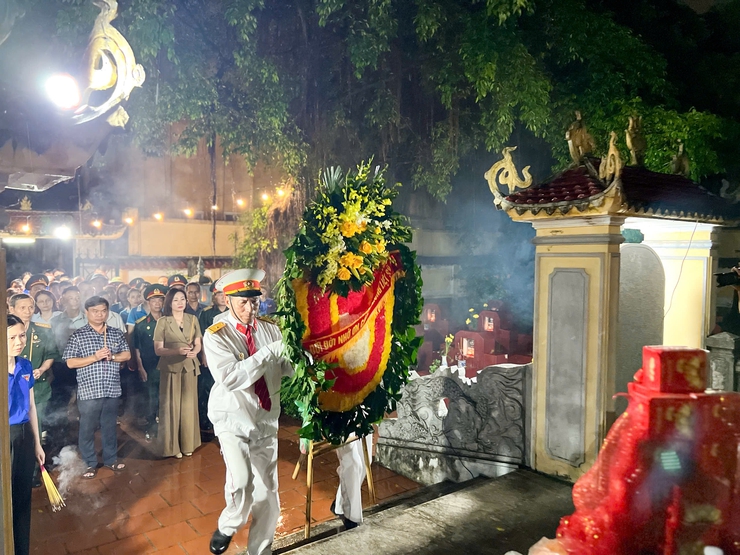 Ngày Thương binh - Liệt sĩ 27/7: Thắp nến tri ân các anh hùng liệt sĩ - Ảnh 2.