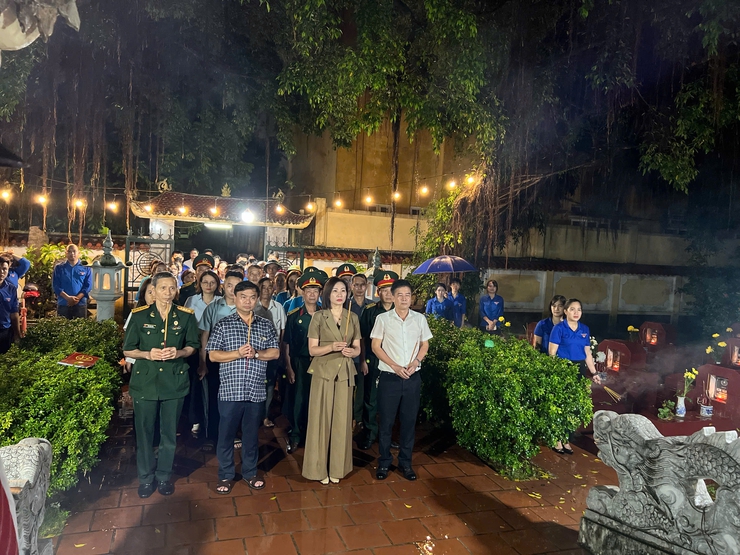 Ngày Thương binh - Liệt sĩ 27/7: Thắp nến tri ân các anh hùng liệt sĩ - Ảnh 1.