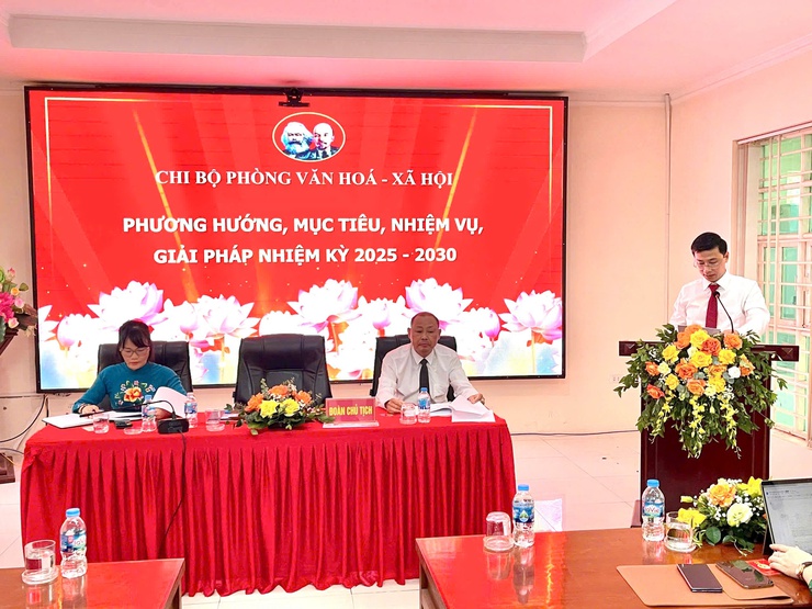 Đại hội Chi bộ Phòng Văn hóa – Xã hội phường Bồ Đề lần thứ I, nhiệm kỳ 2025 - 2030 thành công tốt đẹp- Ảnh 1.
