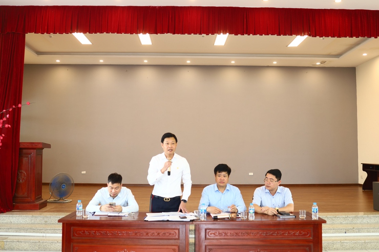 Thực hiện phương châm “gần dân”, “sát dân”, lãnh đạo phường Tây Hồ làm việc với các đồng chí Bí thư Chi bộ Tổ dân phố để nắm bắt tình hình cơ sở- Ảnh 2.