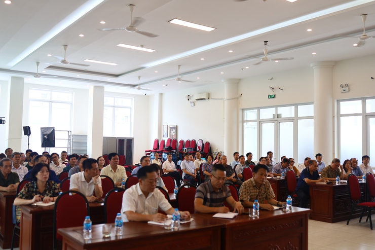 Thực hiện phương châm “gần dân”, “sát dân”, lãnh đạo phường Tây Hồ làm việc với các đồng chí Bí thư Chi bộ Tổ dân phố để nắm bắt tình hình cơ sở- Ảnh 1.