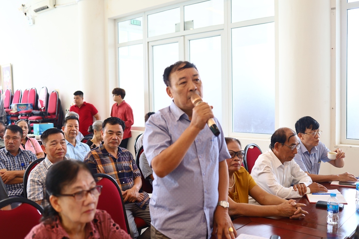 Thực hiện phương châm “gần dân”, “sát dân”, lãnh đạo phường Tây Hồ làm việc với các đồng chí Bí thư Chi bộ Tổ dân phố để nắm bắt tình hình cơ sở- Ảnh 4.