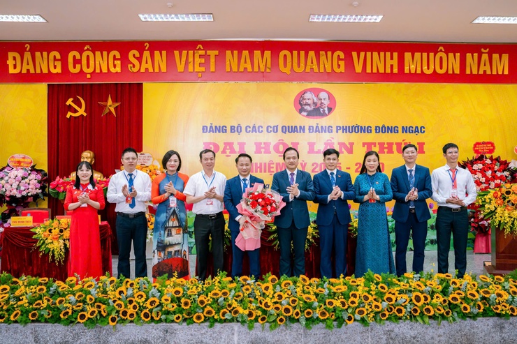 TIN VỀ ĐẠI HỘI ĐẢNG BỘ CÁC CƠ QUAN ĐẢNG PHƯỜNG ĐÔNG NGẠC LẦN THỨ NHẤT, NHIỆM KỲ 2025 – 2030
- Ảnh 10.