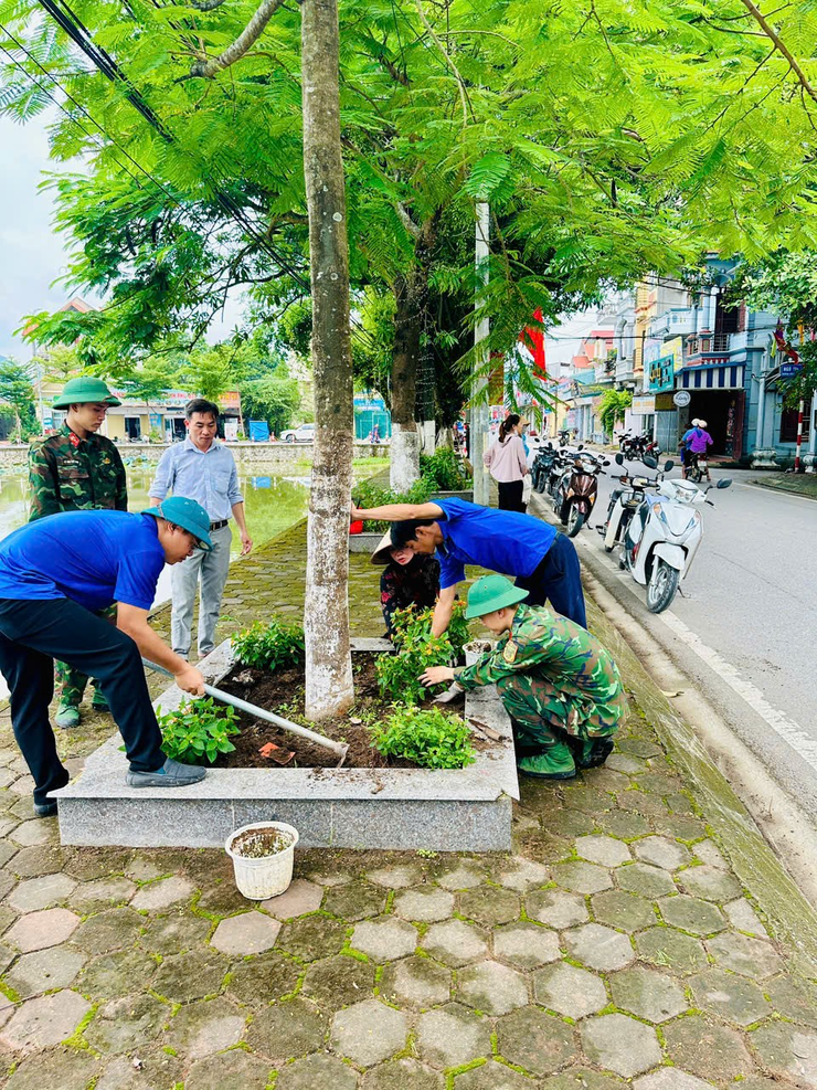 Ủy ban MTTQ xã Hồng Sơn nhiều hoạt động ý nghĩa 78 năm ngày Thương binh Liệt sỹ và chào mừng Đại hội Đảng bộ xã Hồng Sơn lần thứ Nhất, nhiệm kỳ 2025 - 2030.- Ảnh 5.