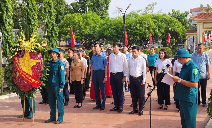 XÃ NỘI BÀI TỔ CHỨC DÂNG HƯƠNG, VIẾNG NGHĨA TRANG LIỆT SĨ NHÂN DỊP KỶ NIỆM 78 NĂM NGÀY THƯƠNG BINH – LIỆT SĨ- Ảnh 3.