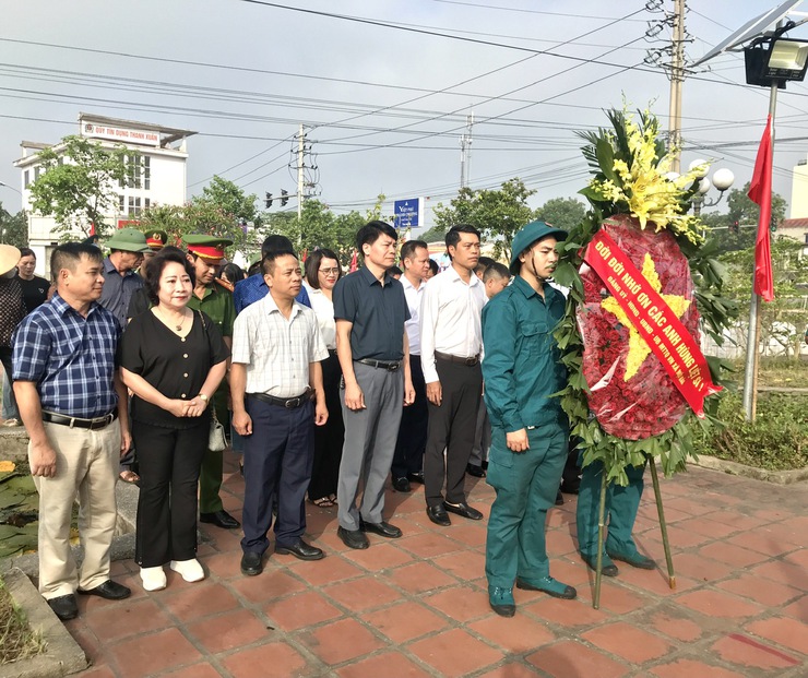 XÃ NỘI BÀI TỔ CHỨC DÂNG HƯƠNG, VIẾNG NGHĨA TRANG LIỆT SĨ NHÂN DỊP KỶ NIỆM 78 NĂM NGÀY THƯƠNG BINH – LIỆT SĨ- Ảnh 5.