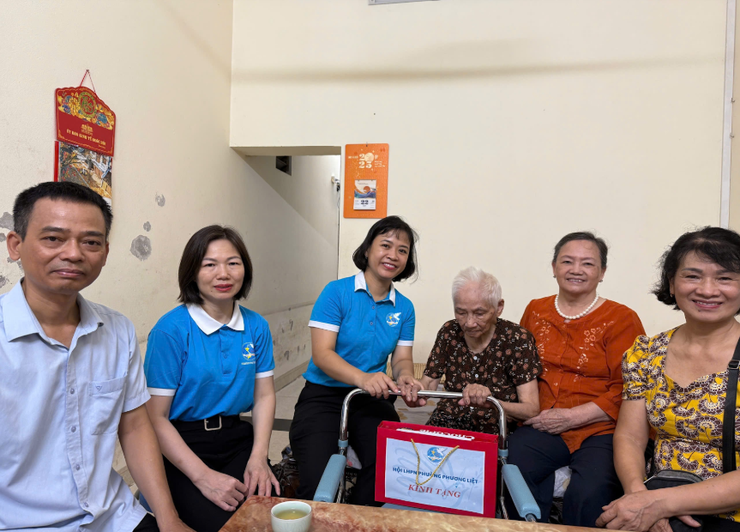 Đảng ủy, Uỷ ban Mặt trận Tổ quốc Việt Nam phường Phương Liệt trang trọng tổ chức Lễ dâng hương tưởng niệm các anh hùng liệt sĩ- Ảnh 5.