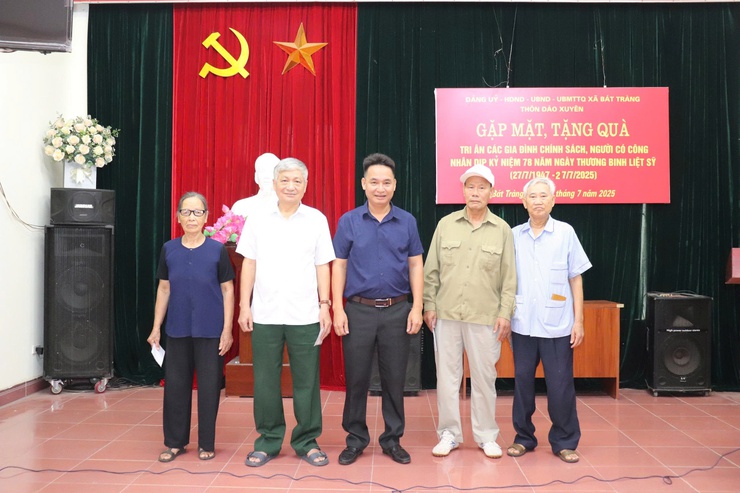 Bát Tràng tổ chức nhiều hoạt động tri ân ngày Thương binh - liệt sĩ (27/7) trên địa bàn xã- Ảnh 1.